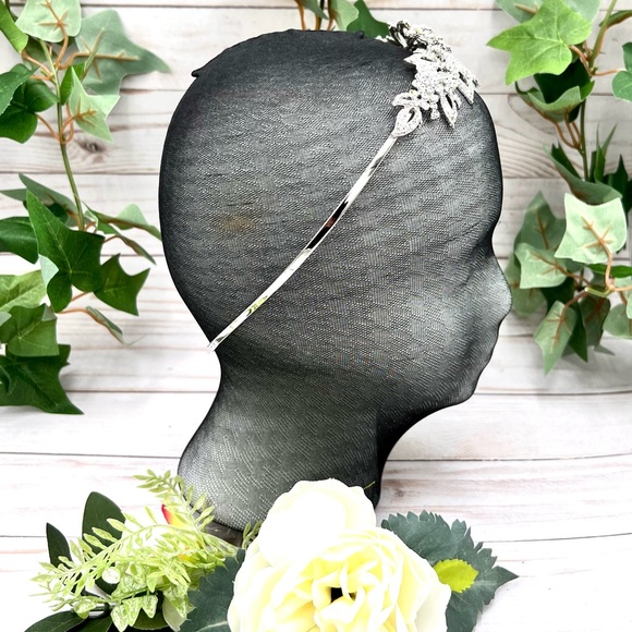 High Quality Glass Rhinestone Wedding Headband, Brand New. - Picture 4 of 7